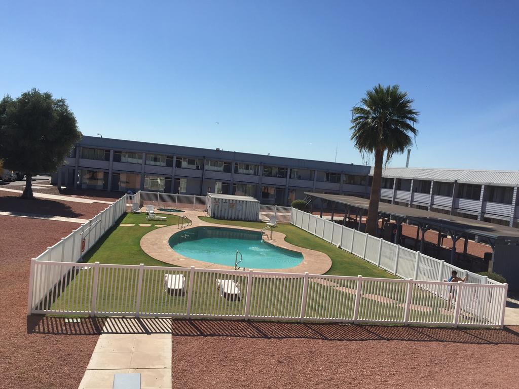 Ez 8 Motel Airporter Phoenix Buitenkant foto