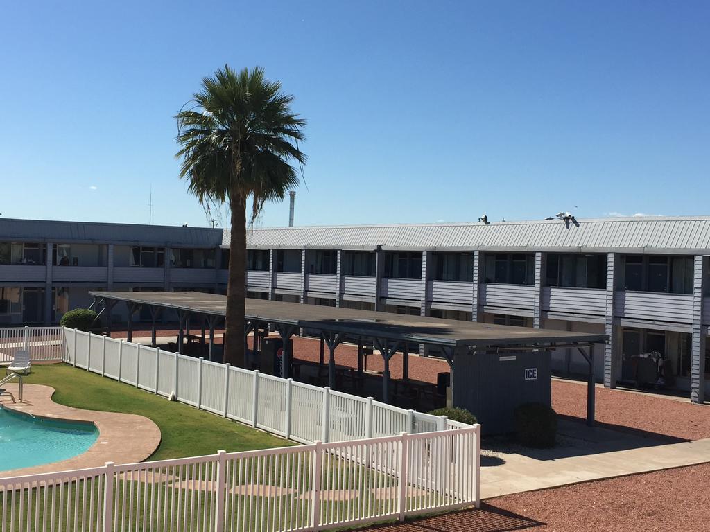 Ez 8 Motel Airporter Phoenix Buitenkant foto