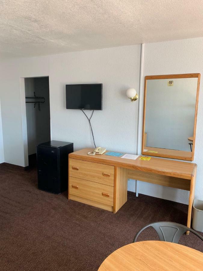 Ez 8 Motel Airporter Phoenix Buitenkant foto