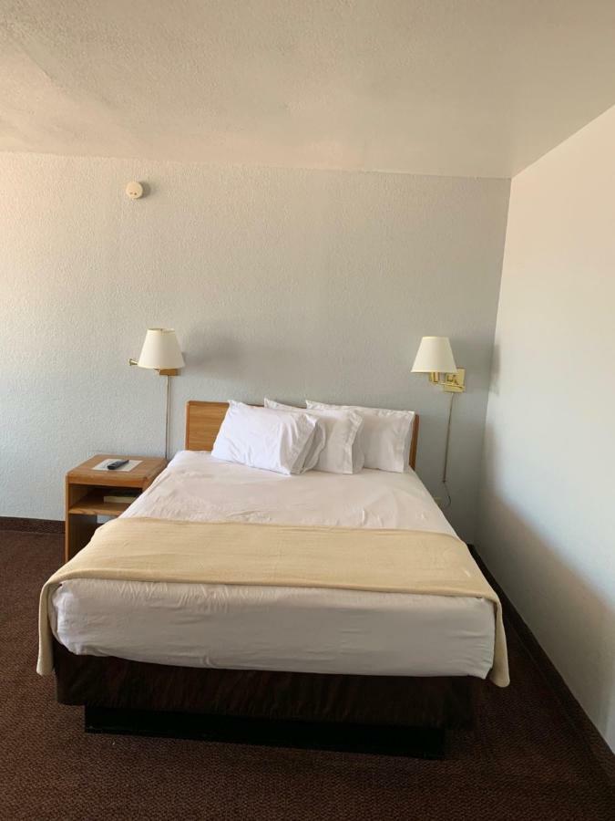 Ez 8 Motel Airporter Phoenix Buitenkant foto